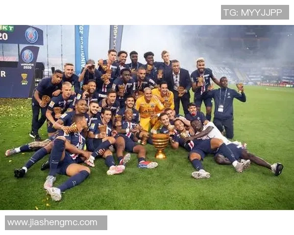 足总杯精彩对决里昂凭神扑力克巴黎圣日耳曼全场沸腾