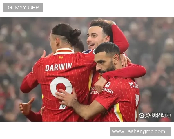 英超激战：里昂与利物浦战成平局红牌事件引发全场热议