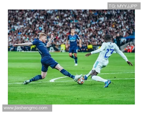 国王杯激战皇马与曼城战成平局补时进球引发全场狂欢