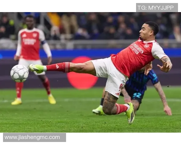 欧冠激战AC米兰逆转阿森纳补时绝杀点燃全场激情